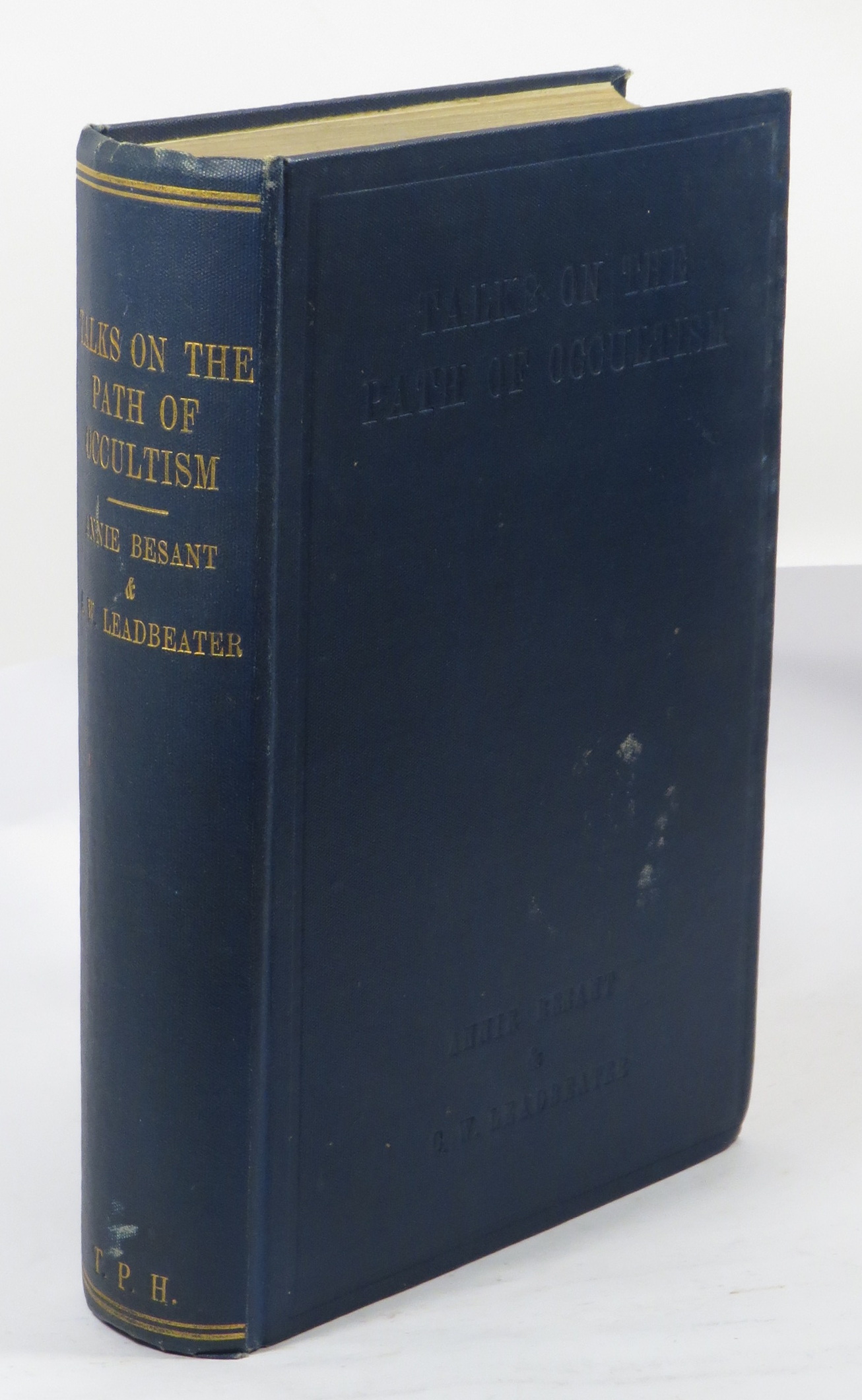 Talks on the Path of Occultism : A Commentary on 
